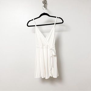 Kimchi Blue Summer Tie Waist Wrap Romper White Small
